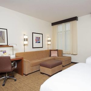Queen Room Two Queen Beds Sofa Bed High Floor